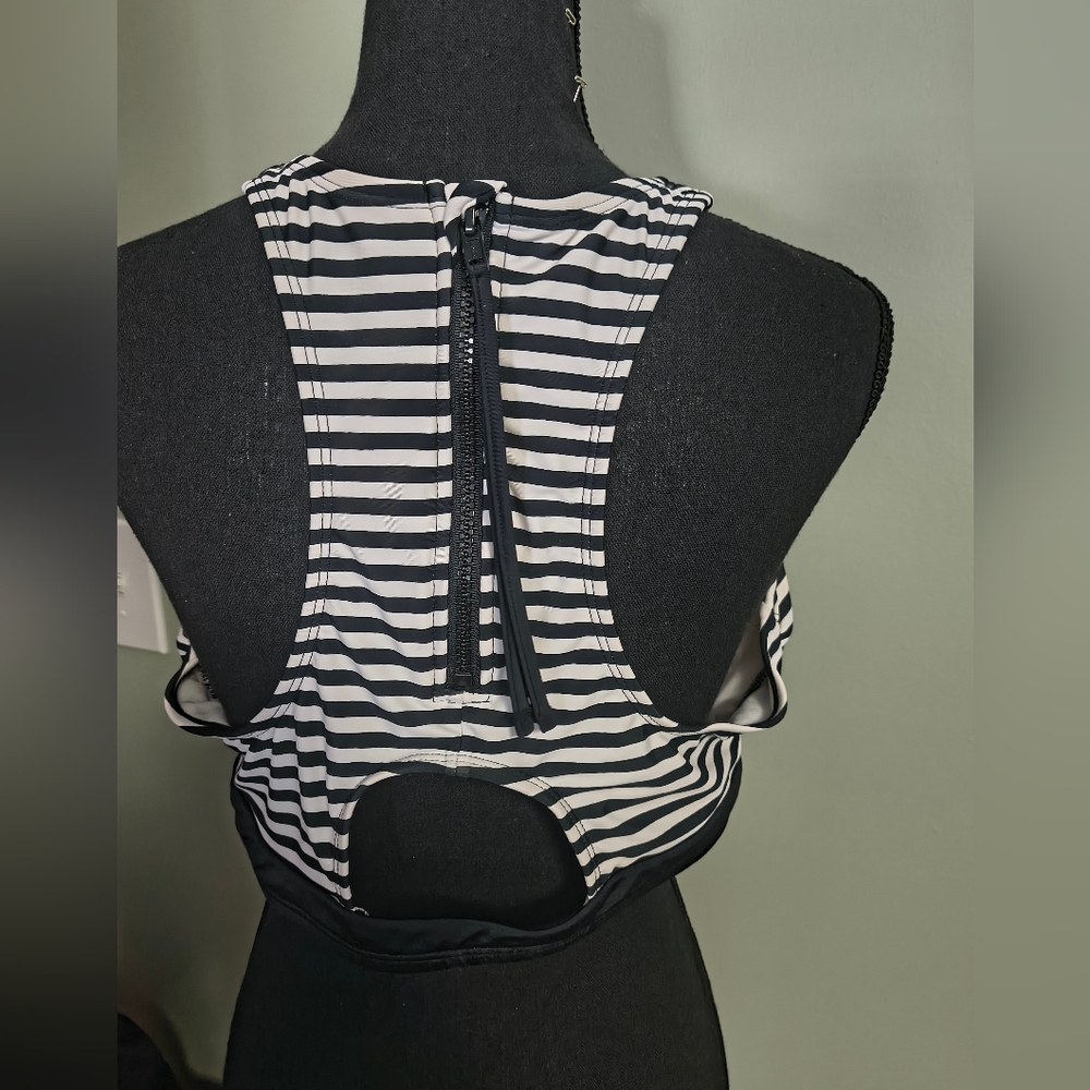 (Avia) Xl Black & White Striped Swim  Top race back